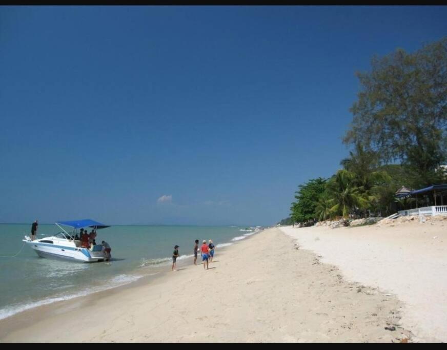 Apartment By The Sea Front Sea View 3 Batu Ferringhi